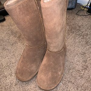 Brand new Bearpaw boots